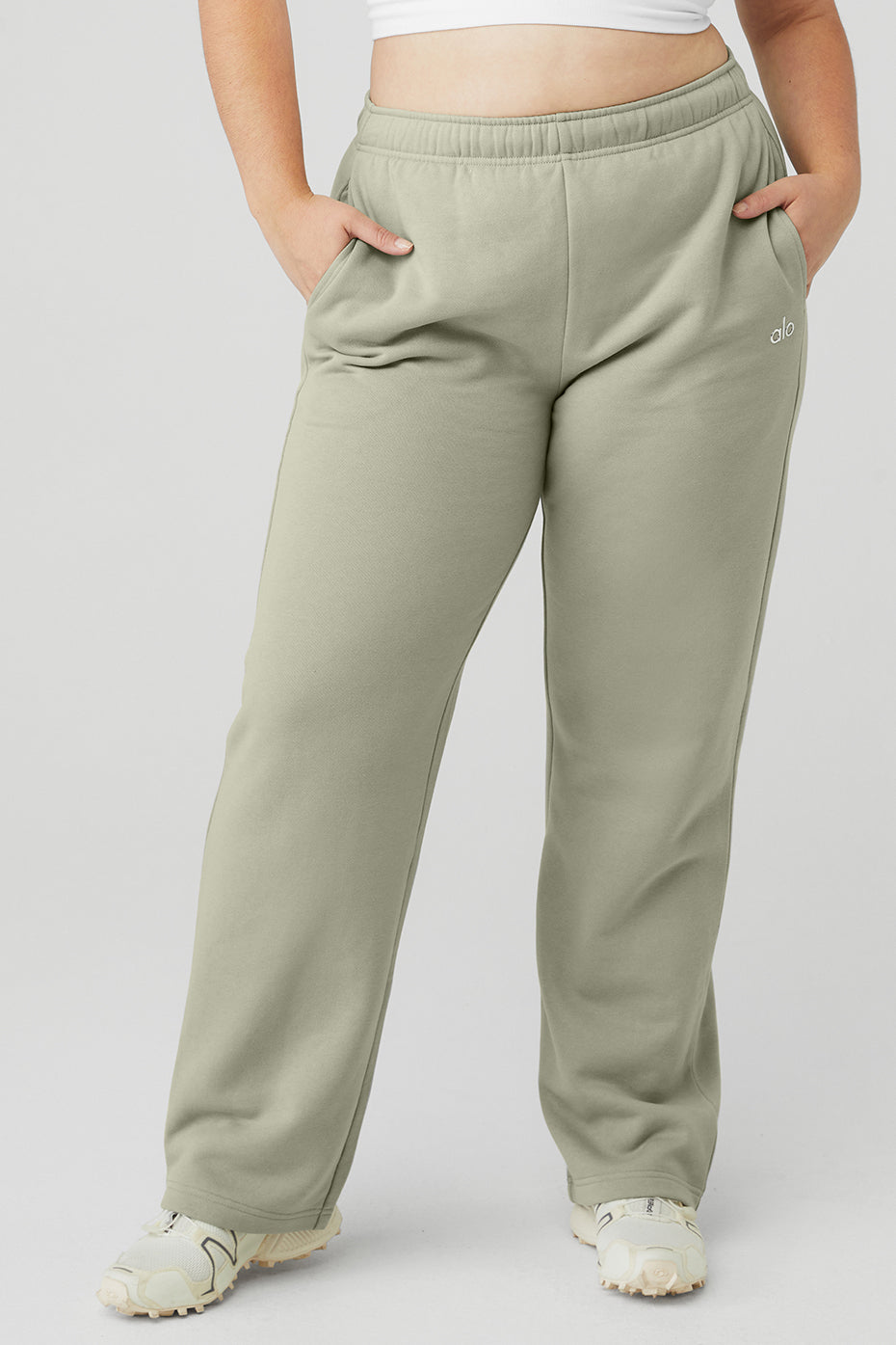 Accolade Straight Leg Sweatpant - Limestone